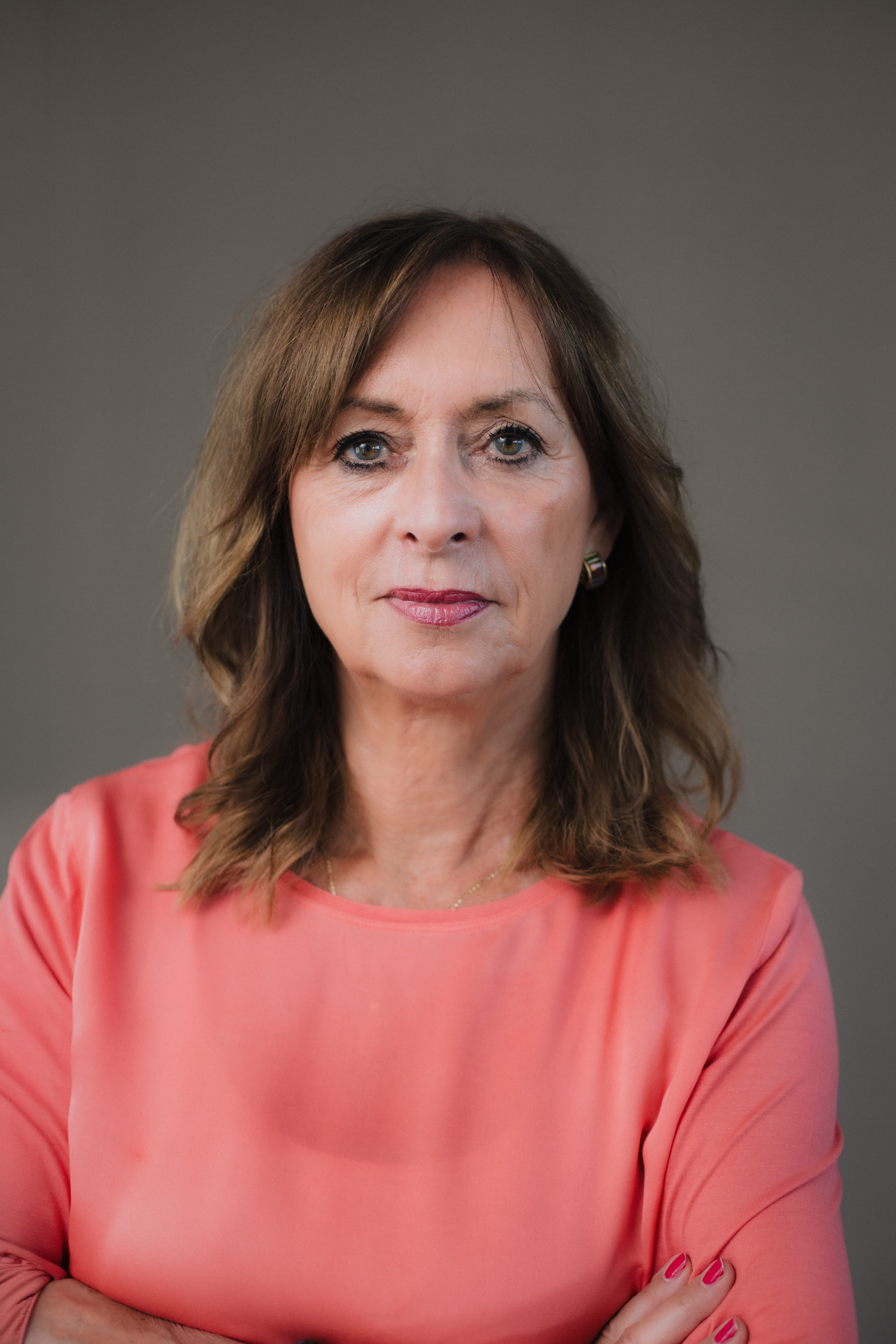 Birgit Bilger mit direktem Blick in die Kamera